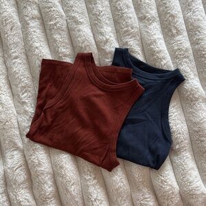 Set of Two Tank Tops in Rust  and Navy
